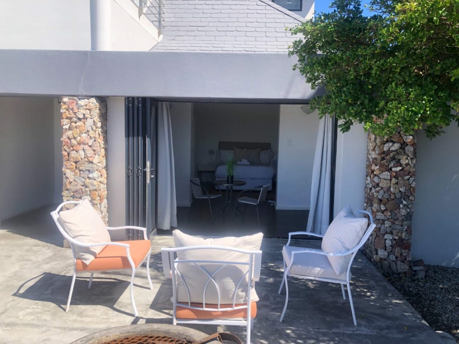6 Bedroom Property for Sale in Westcliff Western Cape